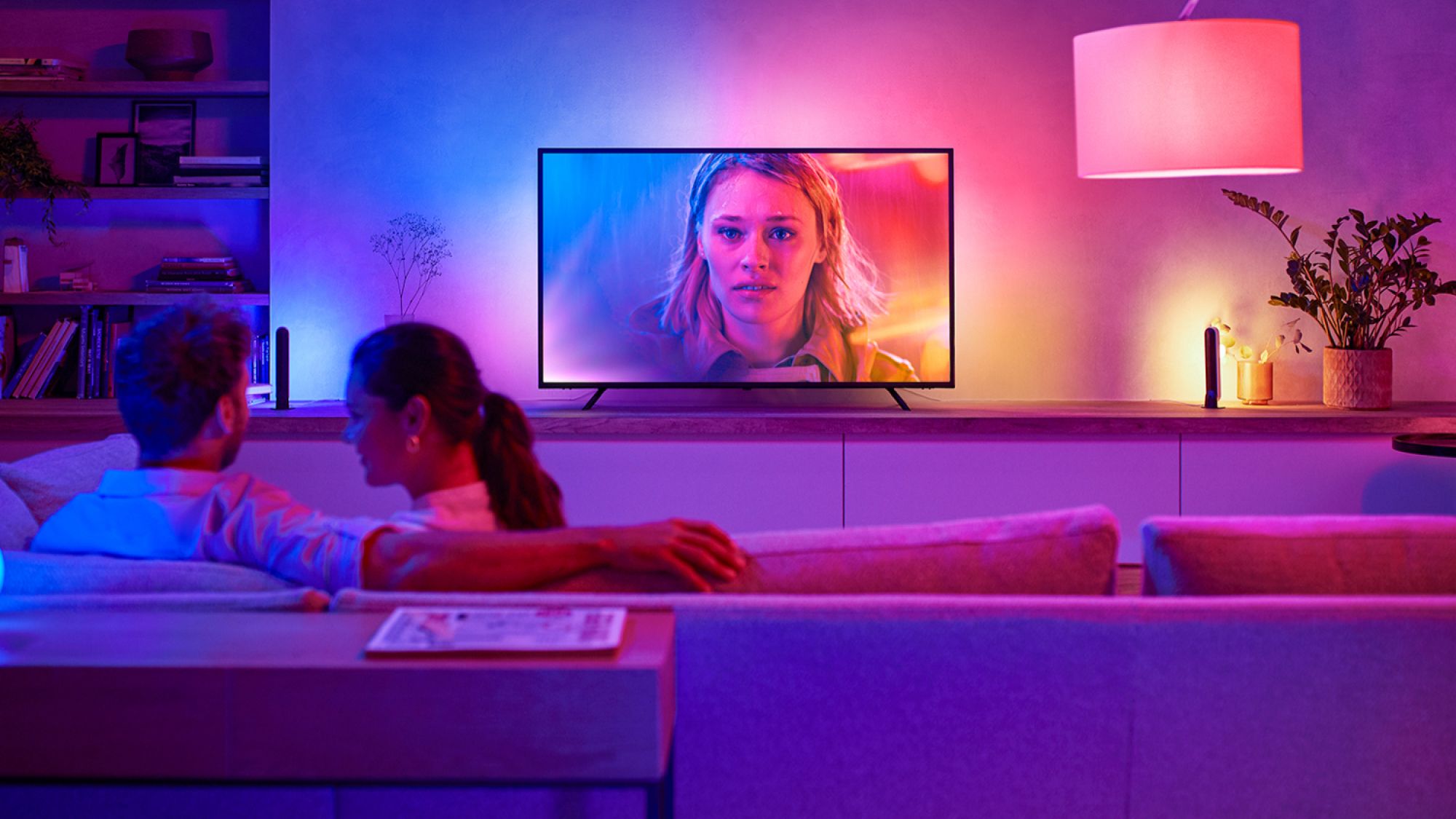 Philips Hue - Pack de 3 ampoules connectées GU10 6.5W - White & Color  Ambiance + Pont de connexion Hue - Ampoule connectée - Rue du Commerce